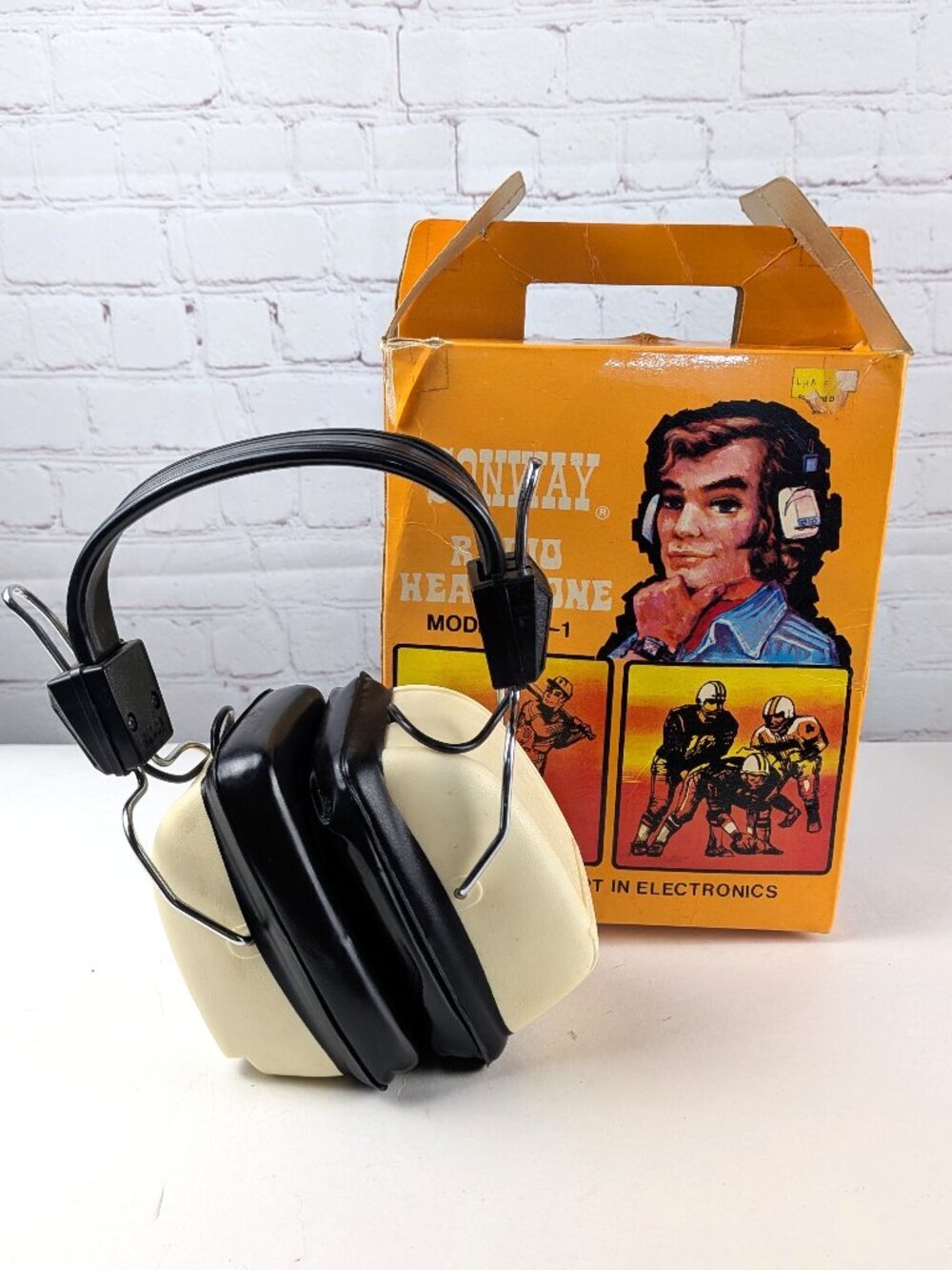 Vintage 70s Sonway Radio Headphone Music Muffs